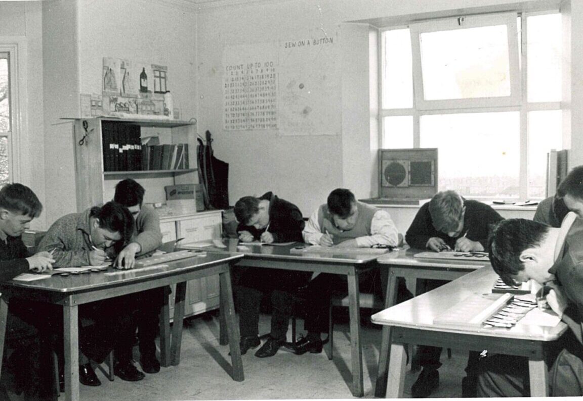 alh desks maybe 70s